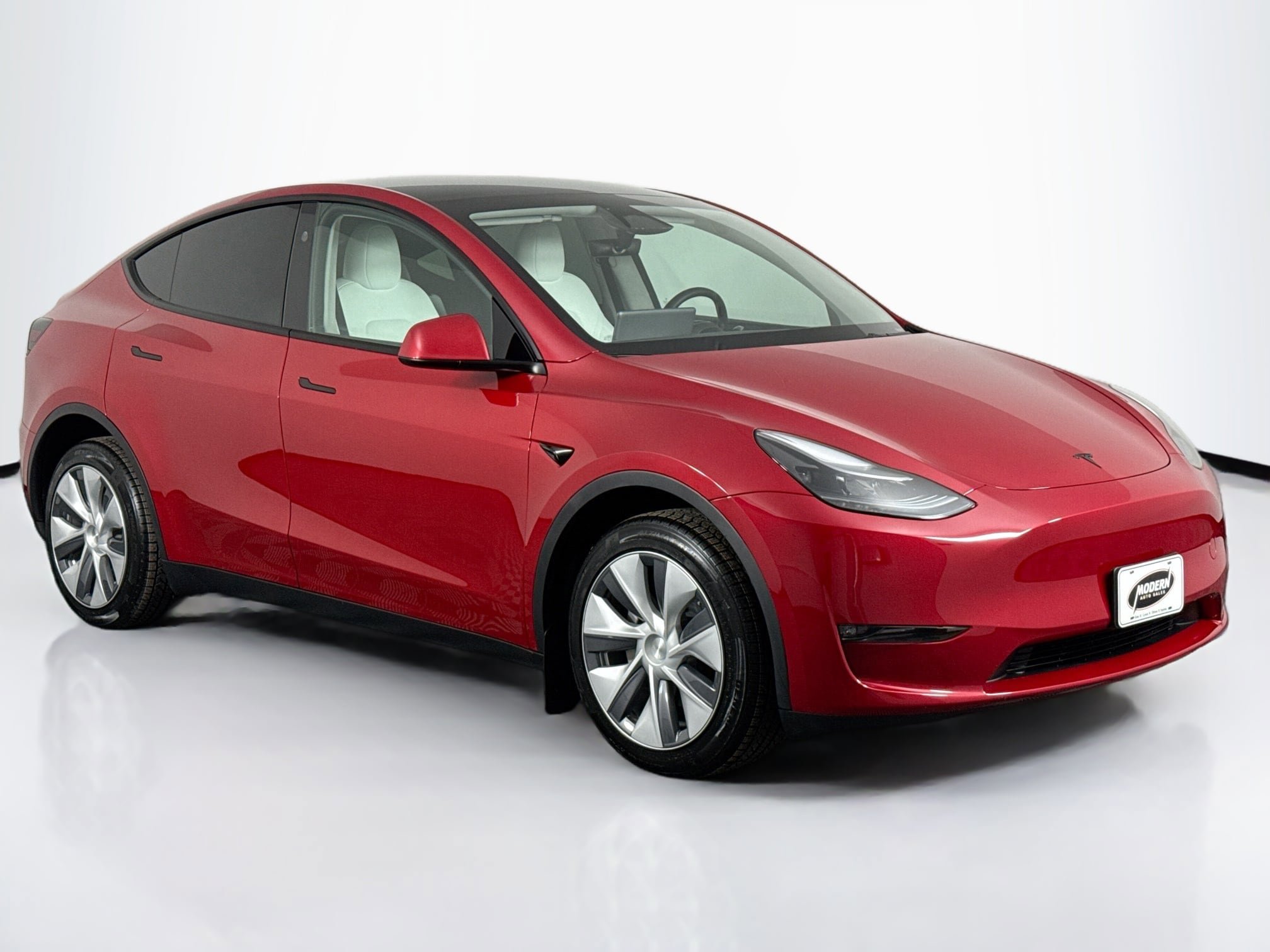 Used 2023 Tesla Model Y Long Range AWD/4WD image 2