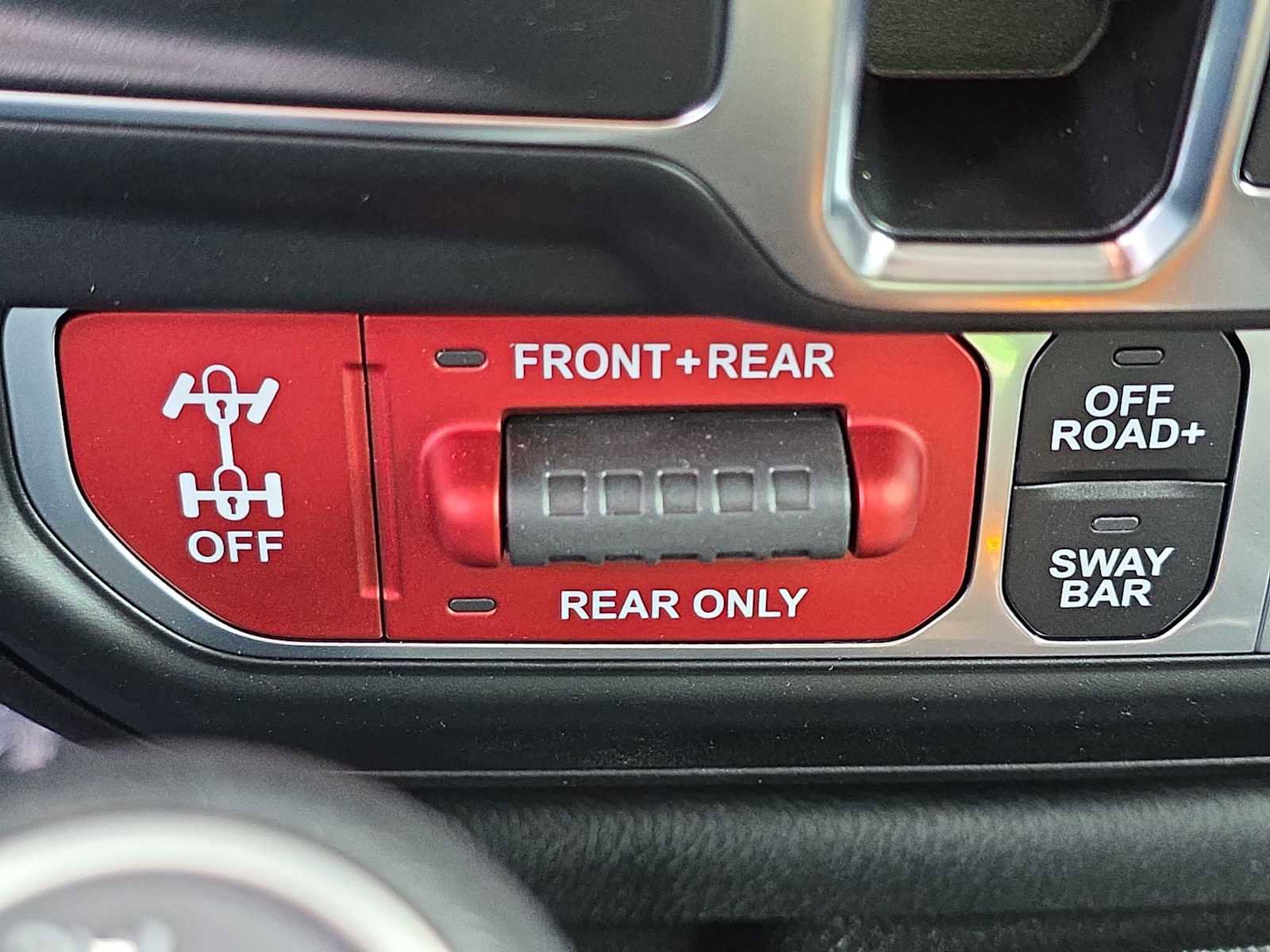 Used 2024 Jeep Gladiator Rubicon w/ Technology Group AWD/4WD image 29