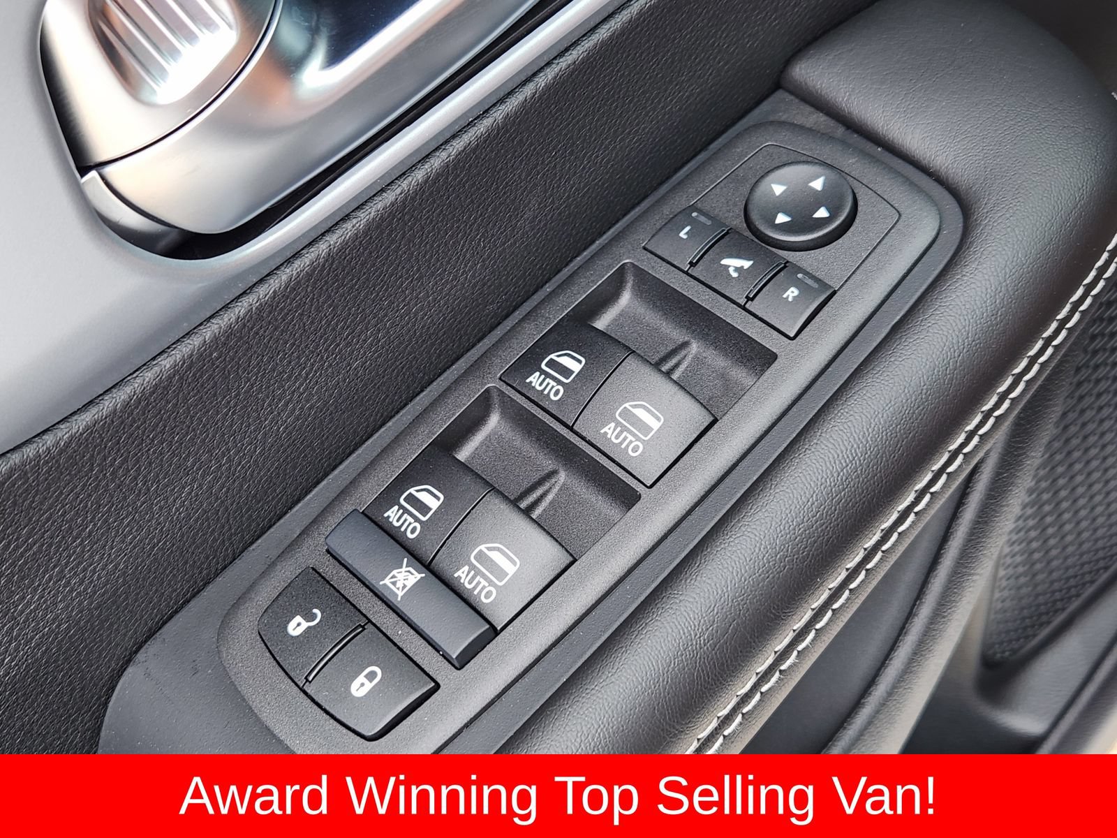New 2026 Chrysler Pacifica Limited w/ Uconnect Theater Family Group FWD image 32