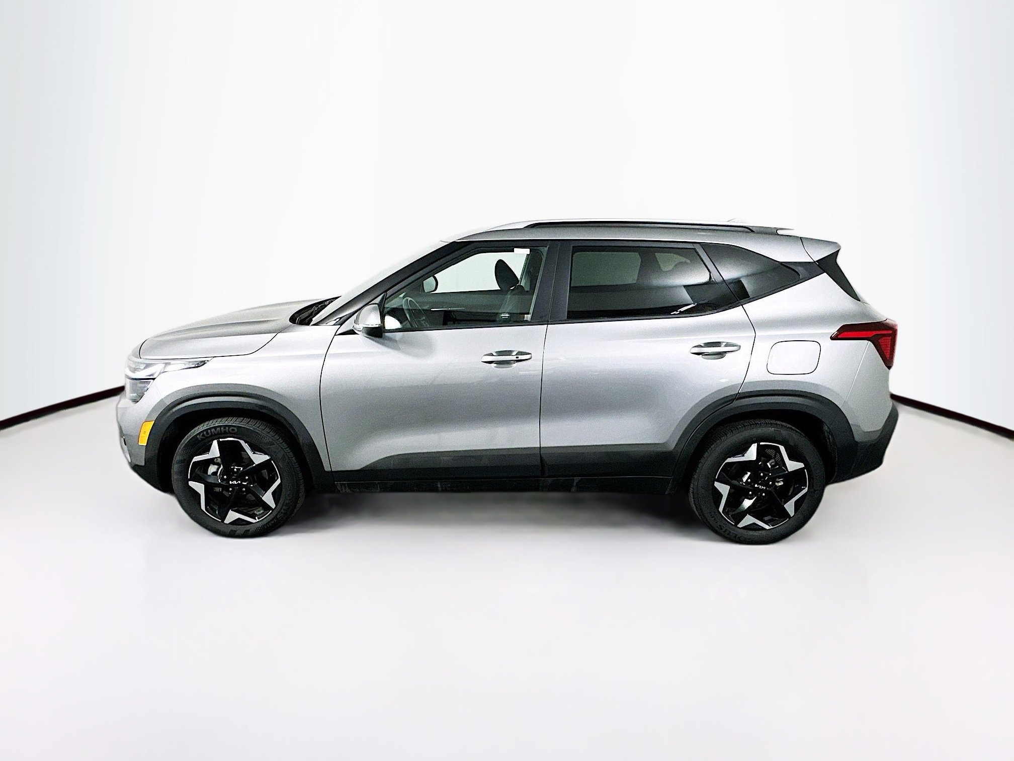 Used 2025 Kia Seltos S image 4