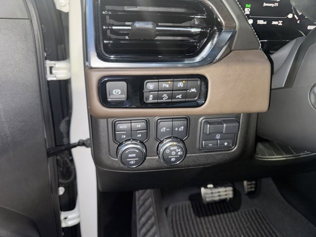 Certified 2025 GMC Yukon XL Denali Ultimate image 21