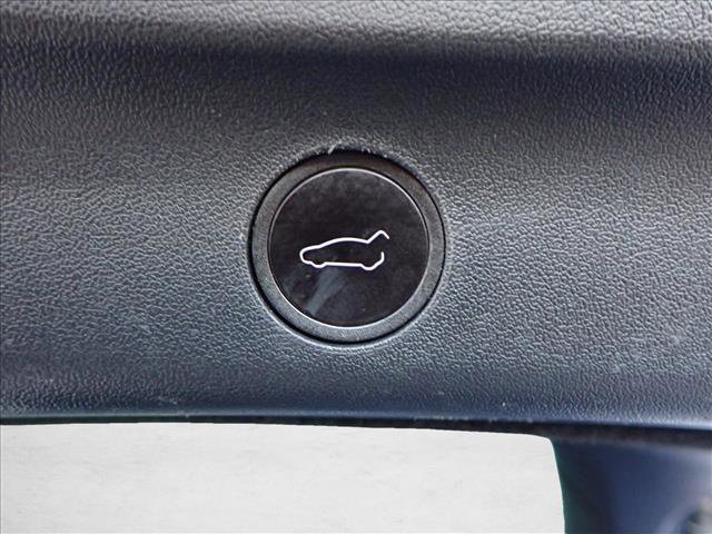 Used 2023 Tesla Model Y Performance image 8