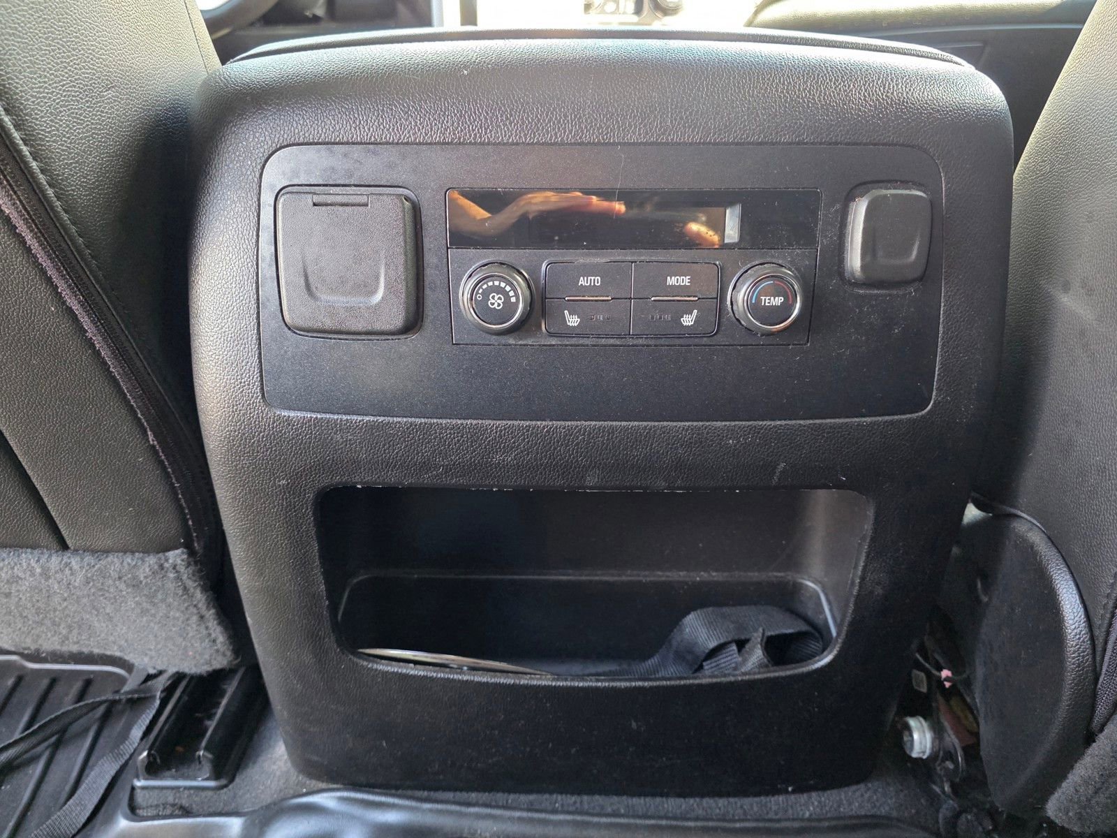 Used 2019 GMC Yukon XL SLT AWD/4WD image 13