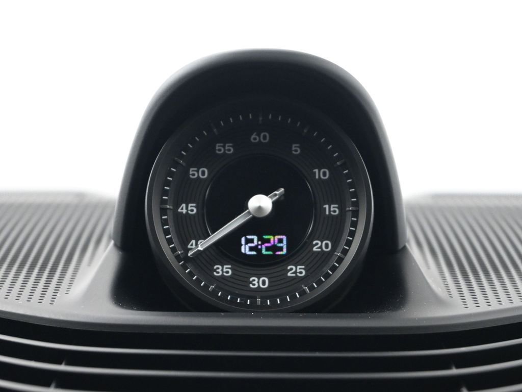 Certified 2024 Porsche Taycan GTS image 12