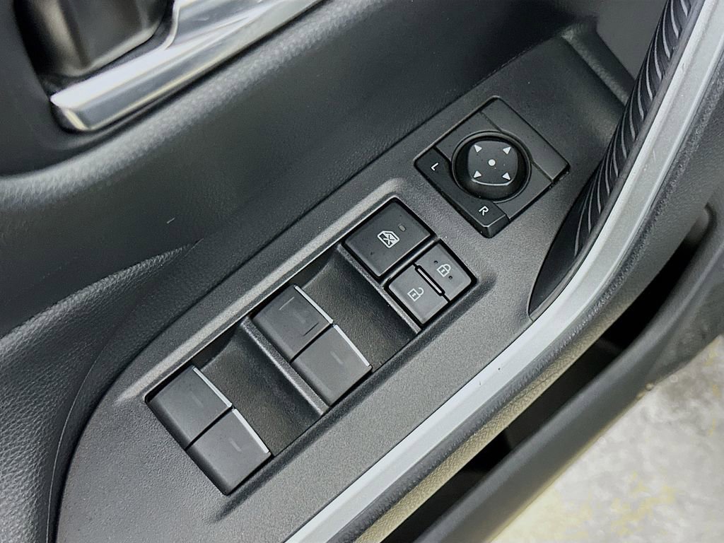 Used 2022 Toyota RAV4 SE w/ Weather & Moonroof Package image 19