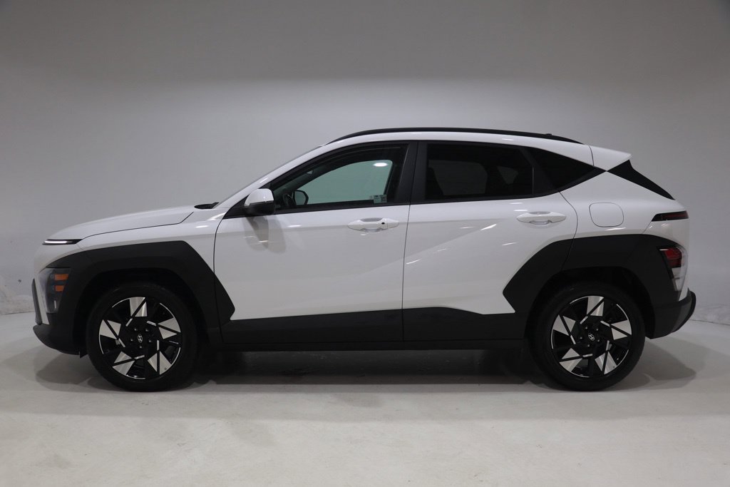 Used 2025 Hyundai Kona SEL FWD image 4
