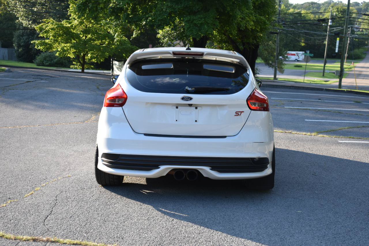 Used 2016 Ford Focus ST FWD image 6