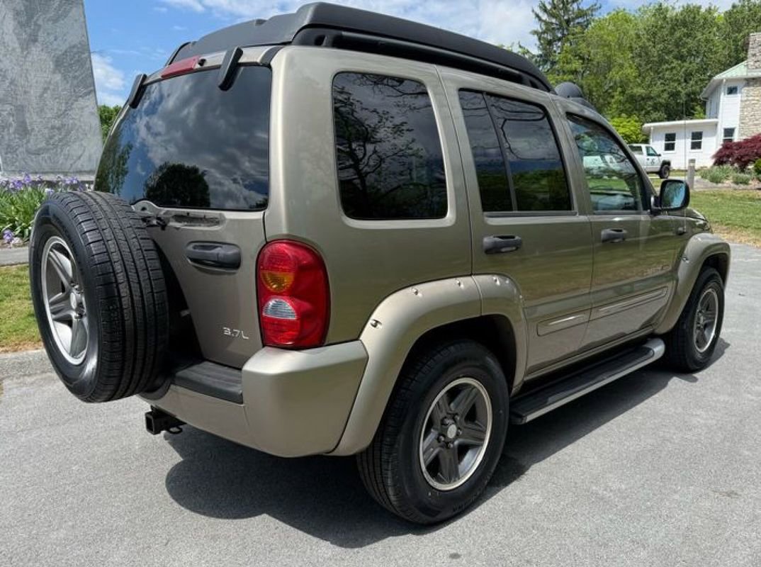 Used 2003 Jeep Liberty Renegade image 7