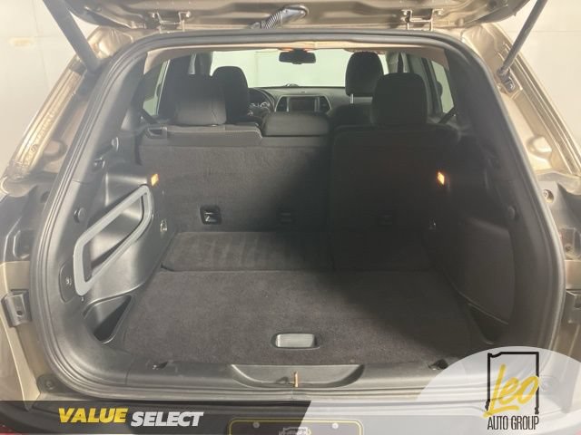 Used 2016 Jeep Cherokee Latitude w/ Comfort/Convenience Group AWD/4WD image 21