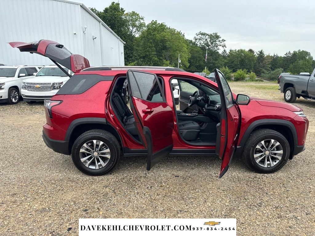 Used 2025 Chevrolet Equinox LT w/ Convenience Package II FWD image 32