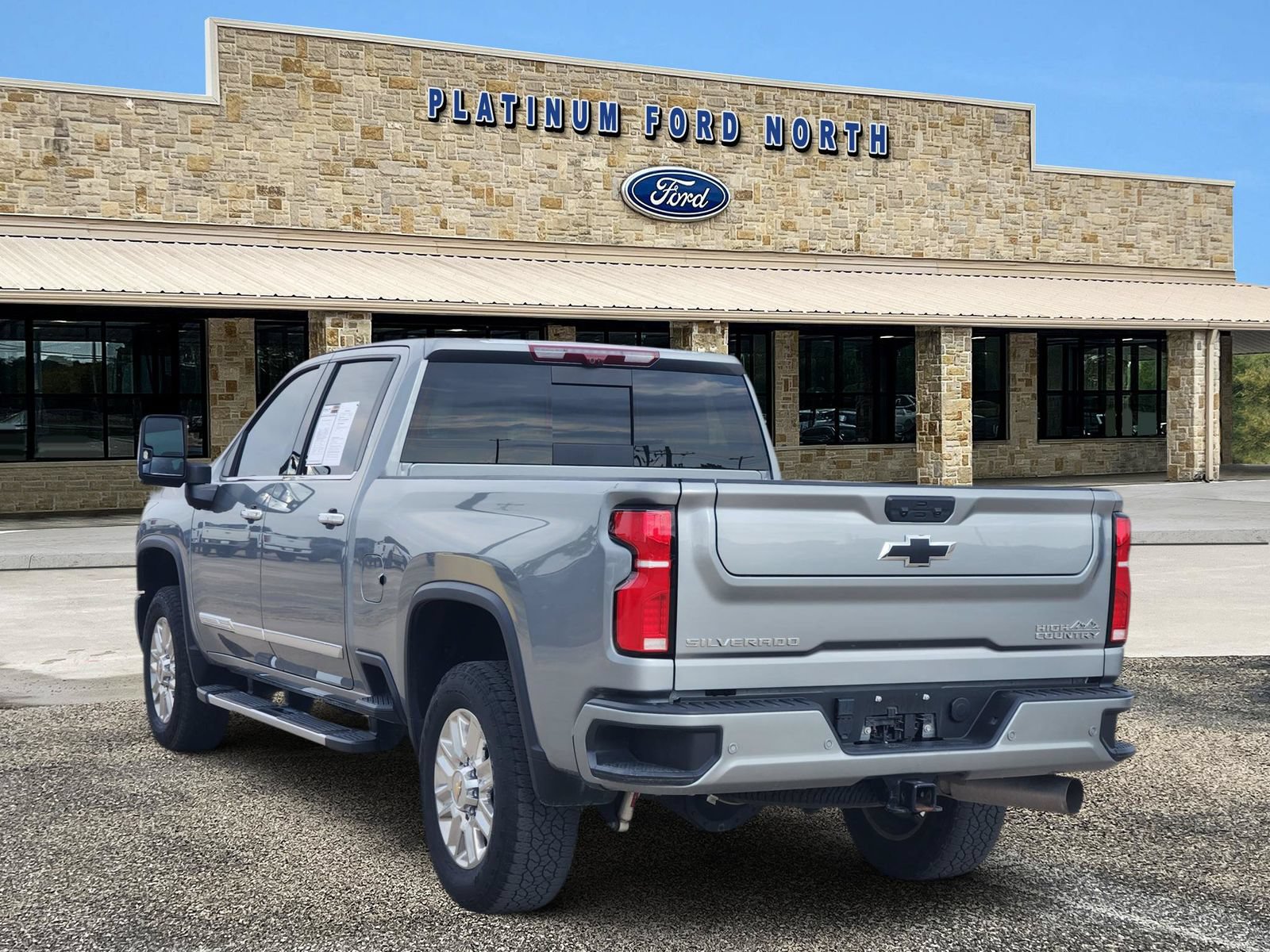 Used 2025 Chevrolet Silverado 2500 High Country w/ High Country Premium Package AWD/4WD image 4