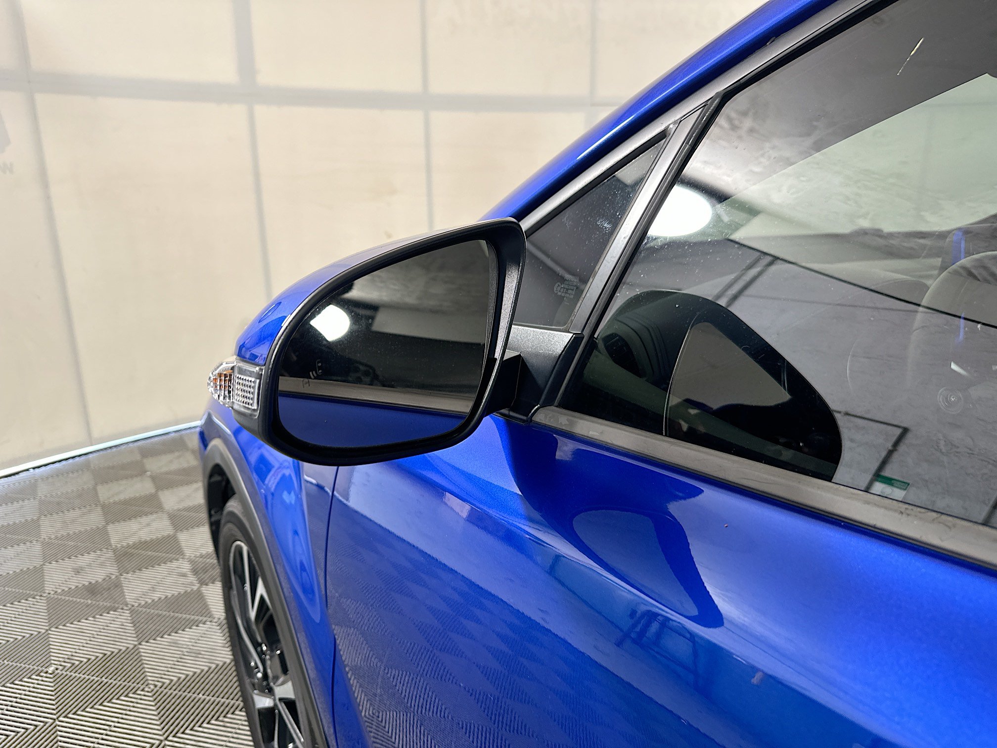 Used 2021 Toyota C-HR XLE FWD image 10