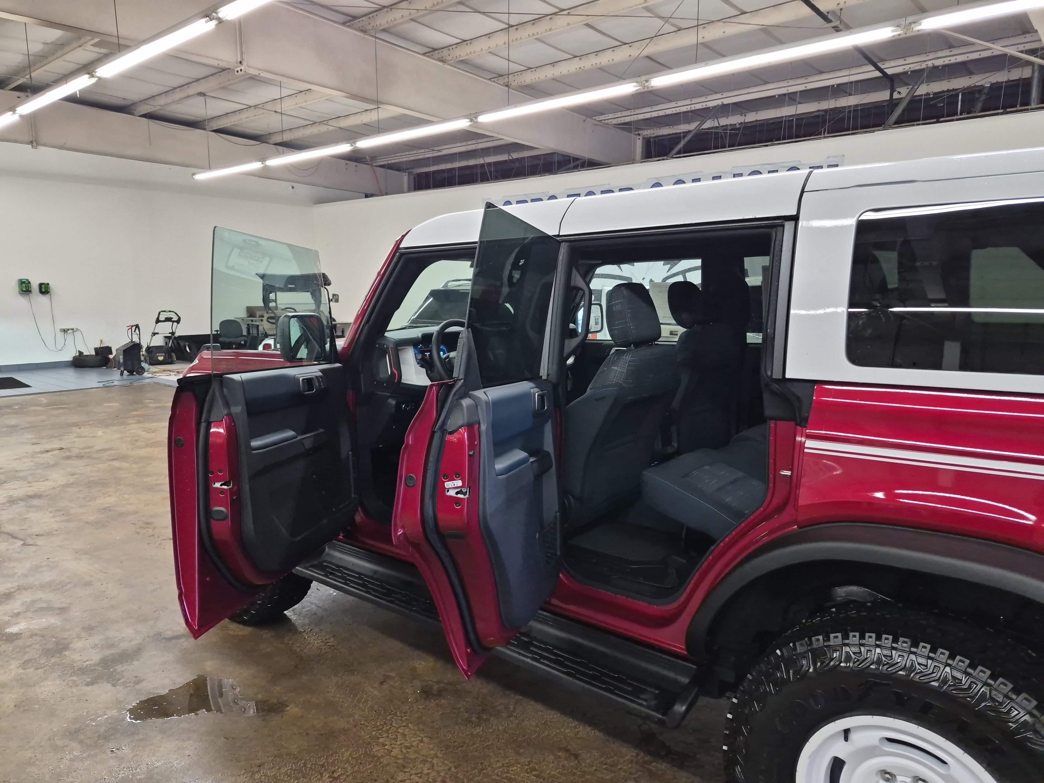 New 2025 Ford Bronco Heritage Edition image 12