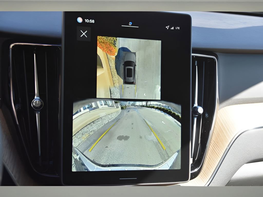 New 2026 Volvo XC60 B5 Plus w/ Protection Package Premier image 23