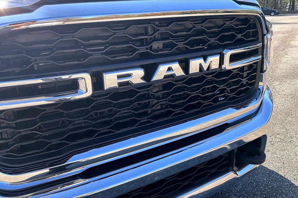 Used 2024 RAM 5500 Tradesman w/ Chrome Appearance Group image 27