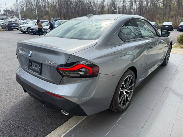 Used 2025 BMW 230i xDrive Coupe w/ Premium Package image 7