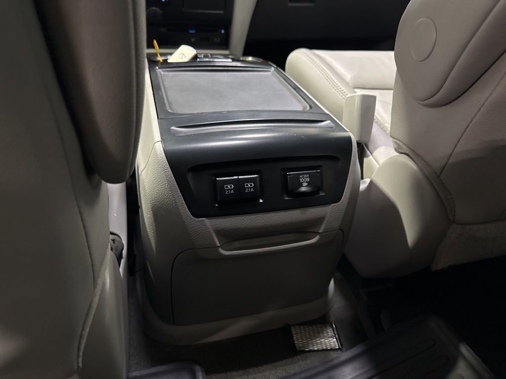 Used 2018 Toyota Sienna XLE Premium w/ Carpet Mat Package image 35