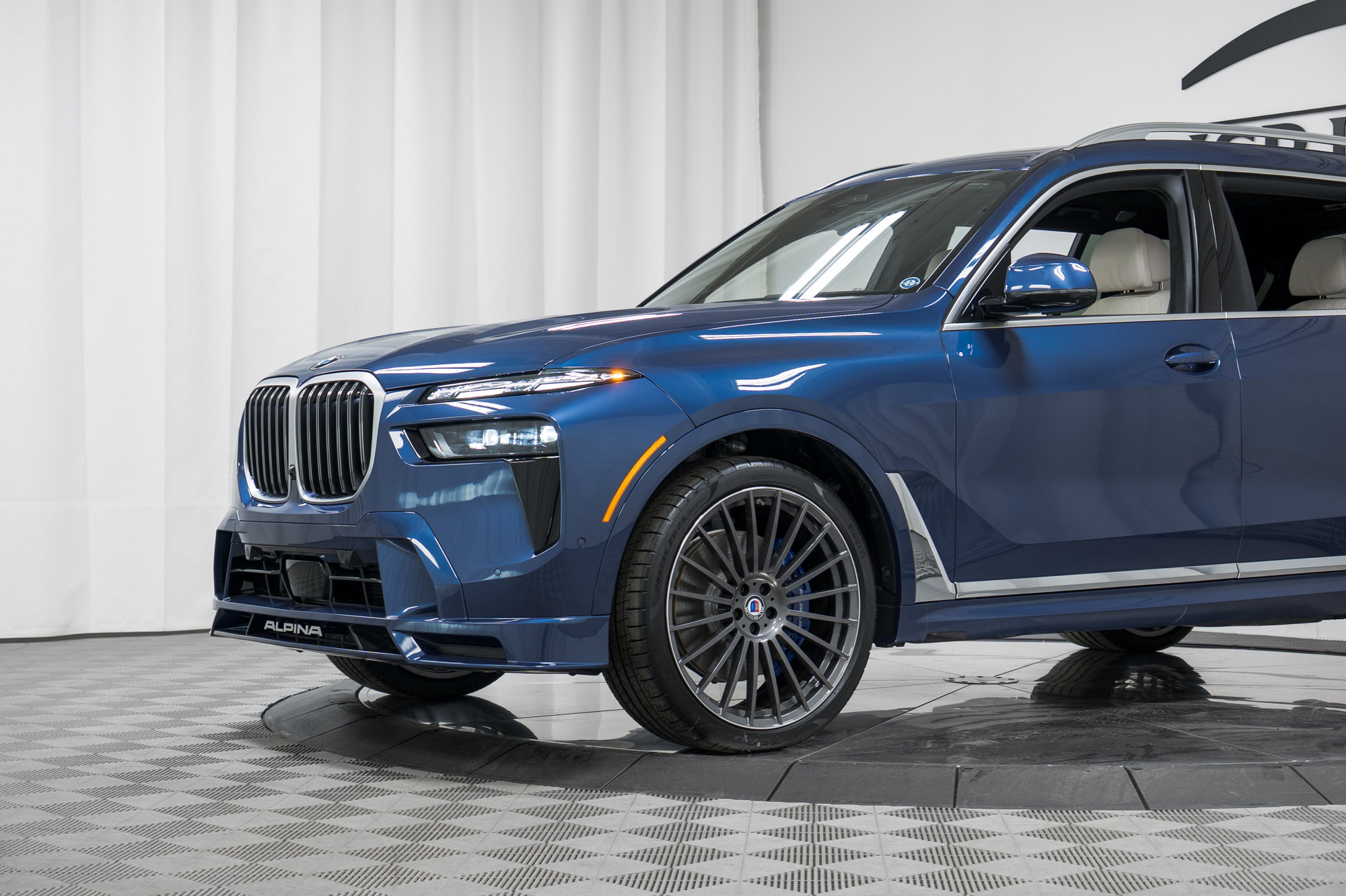 New 2026 BMW ALPINA XB7 image 29