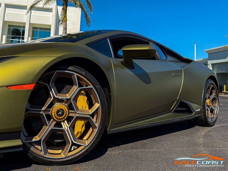 Used 2023 Lamborghini Huracan Tecnica RWD image 11