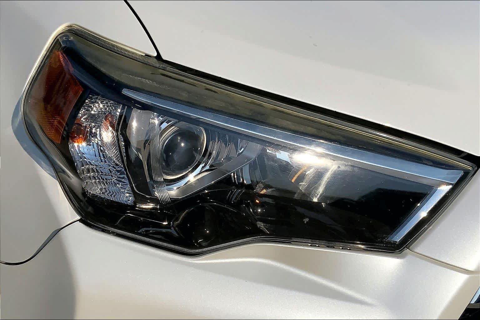 Used 2015 Toyota 4Runner Limited AWD/4WD image 28