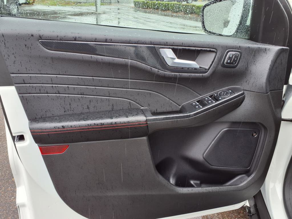 Used 2024 Ford Escape ST-Line Select w/ Tech Pack #2 image 8