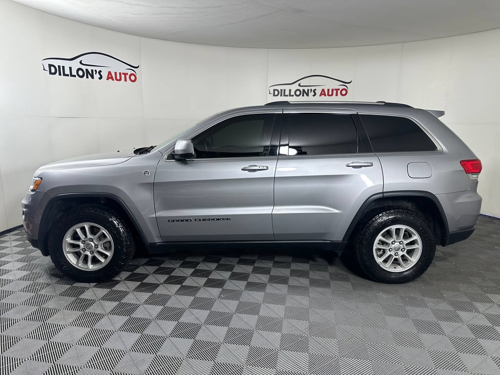 Used 2018 Jeep Grand Cherokee Laredo AWD/4WD image 3