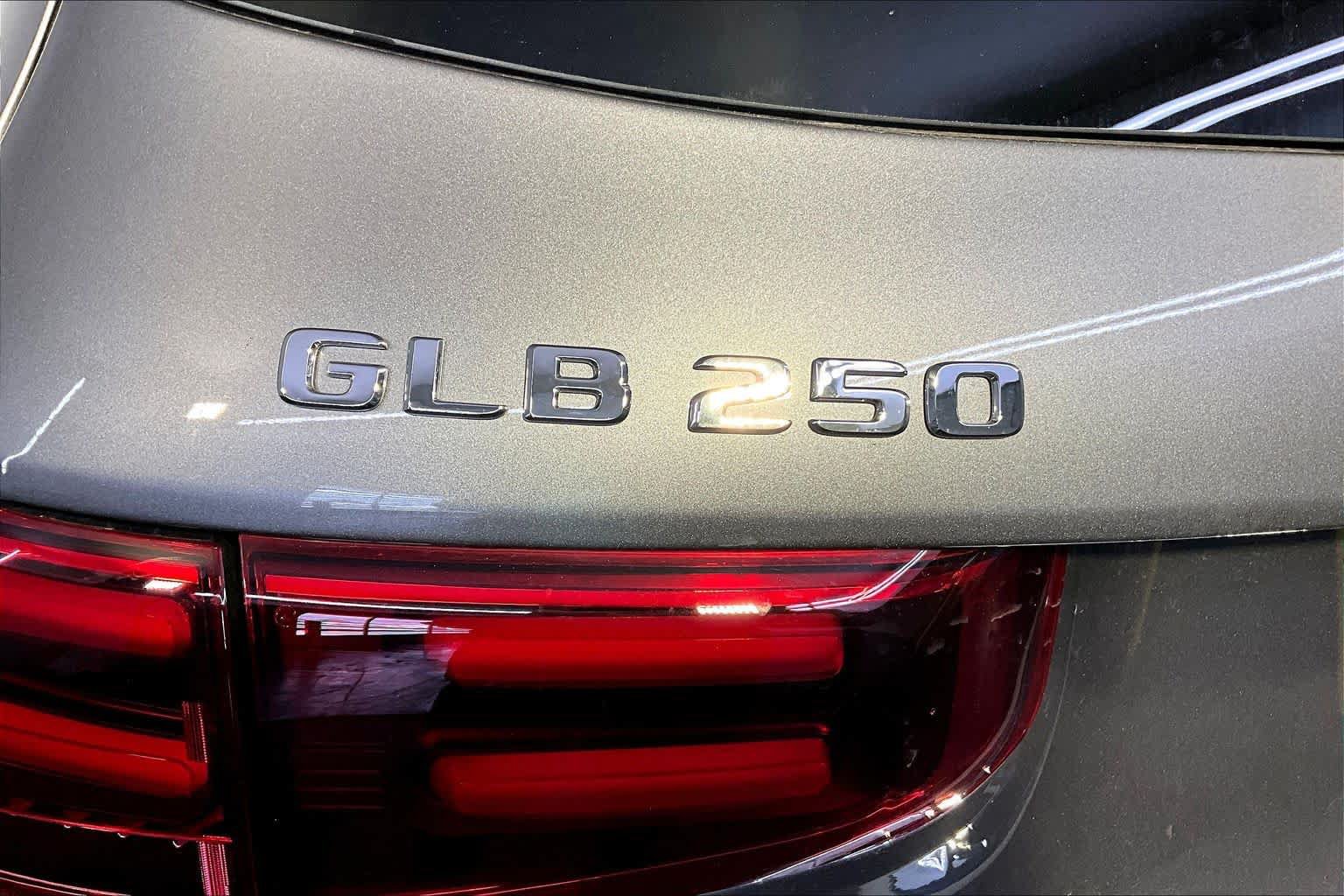 New 2026 Mercedes-Benz GLB 250 4MATIC image 6