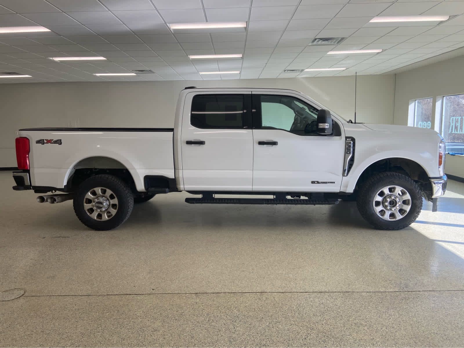 Used 2024 Ford F350 XLT image 6