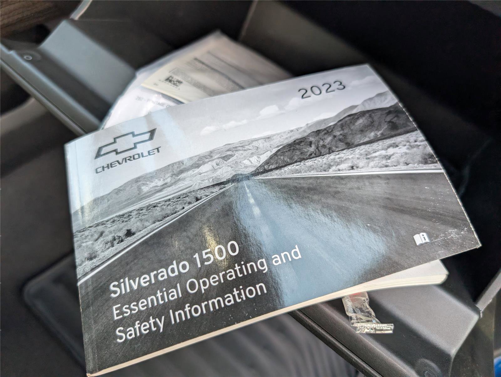 Used 2023 Chevrolet Silverado 1500 LT image 40