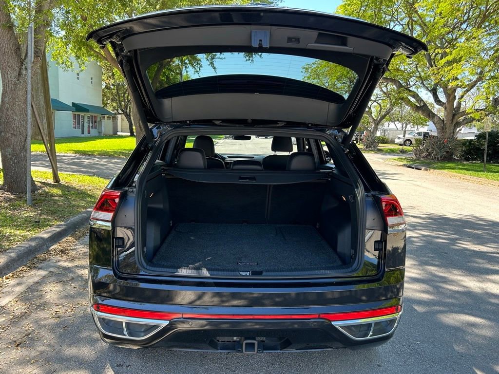 Used 2020 Volkswagen Atlas Cross Sport SE w/ Towing Package image 33
