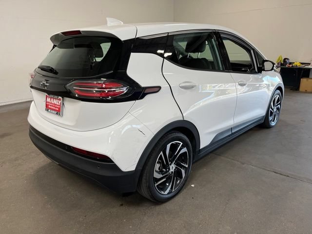 Used 2023 Chevrolet Bolt LT w/ Infotainment Package FWD image 3