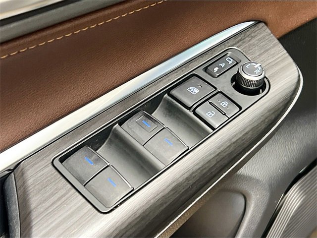 Used 2021 Toyota Venza XLE image 20