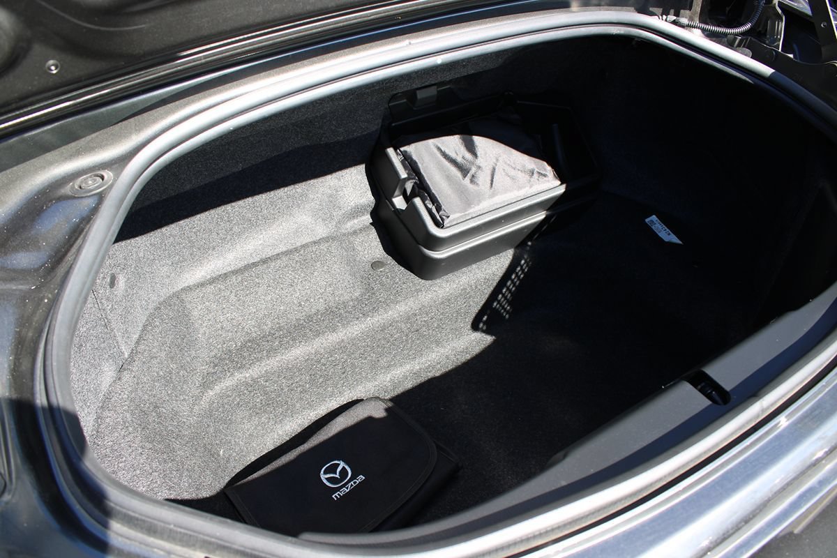 Used 2024 MAZDA MX-5 Miata RF Grand Touring RWD image 11