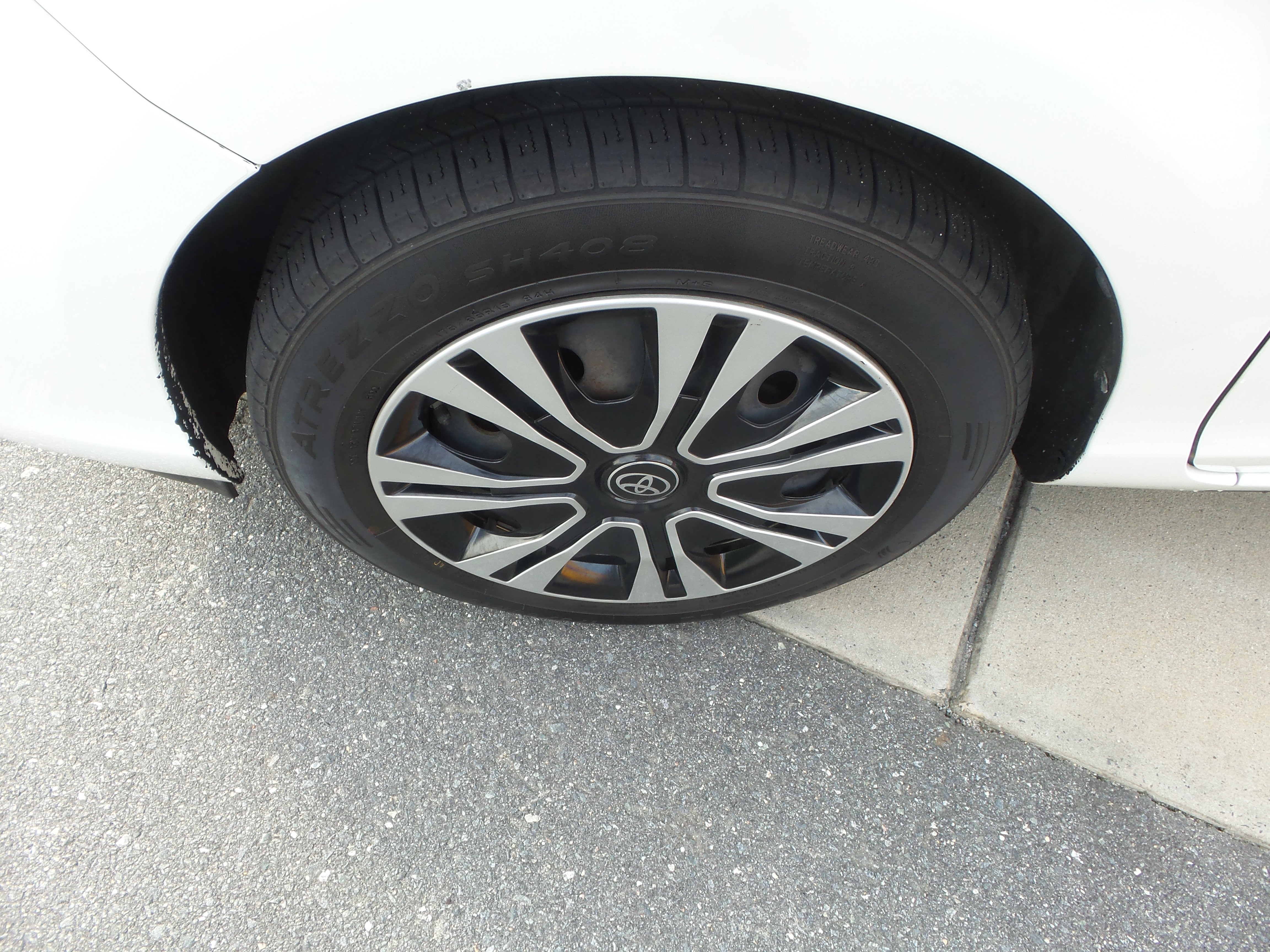 Used 2013 Toyota Prius C One FWD image 39