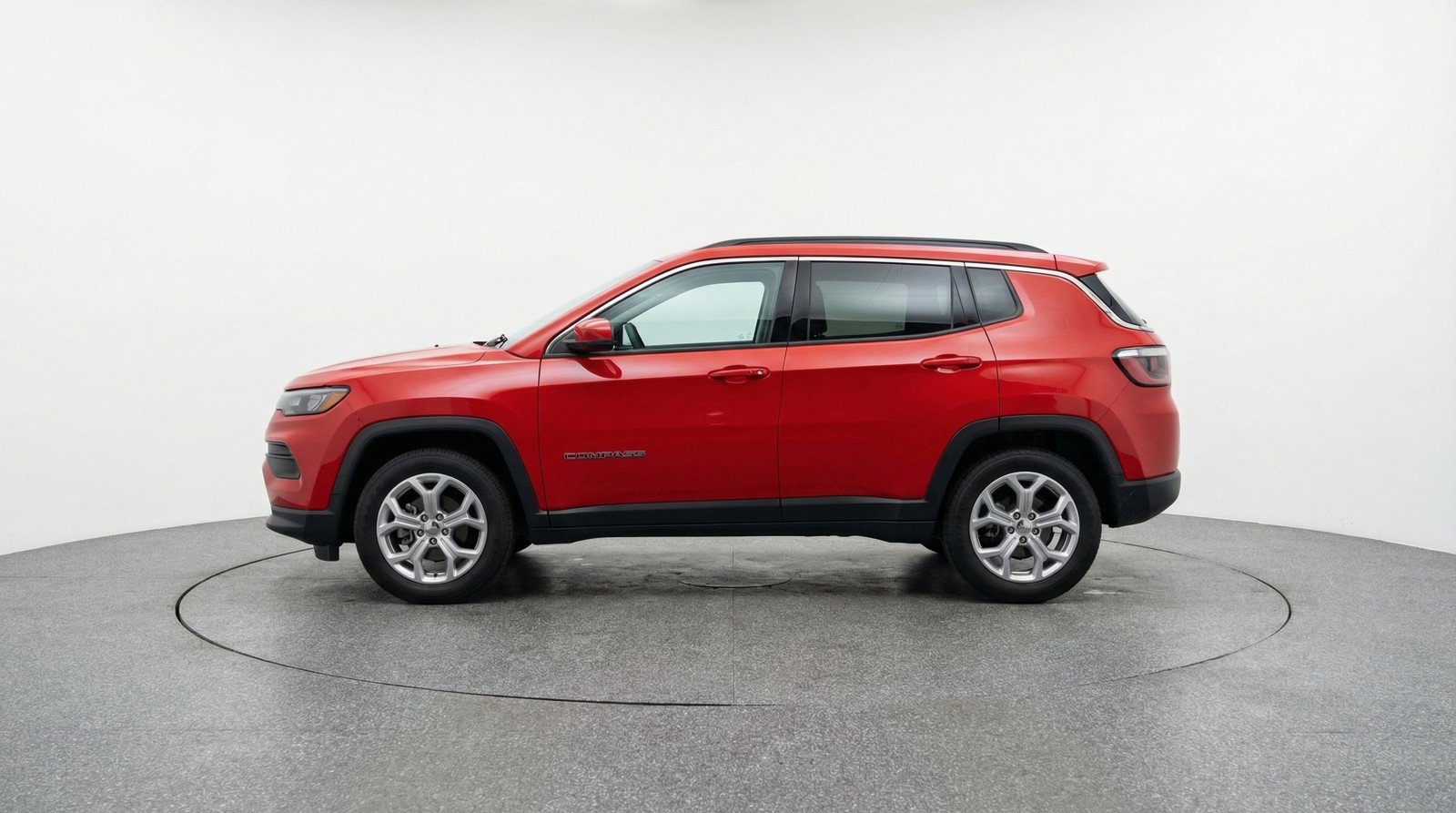 Used 2025 Jeep Compass Latitude image 3