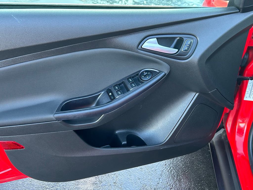 Used 2015 Ford Focus SE image 15