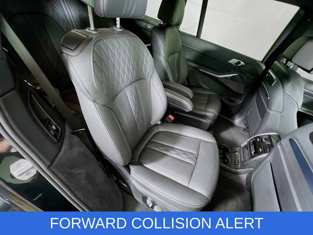 Used 2025 BMW X7 M60i w/ Executive Package image 31