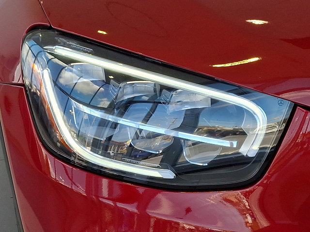 Used 2021 Mercedes-Benz GLC 300 4MATIC image 9