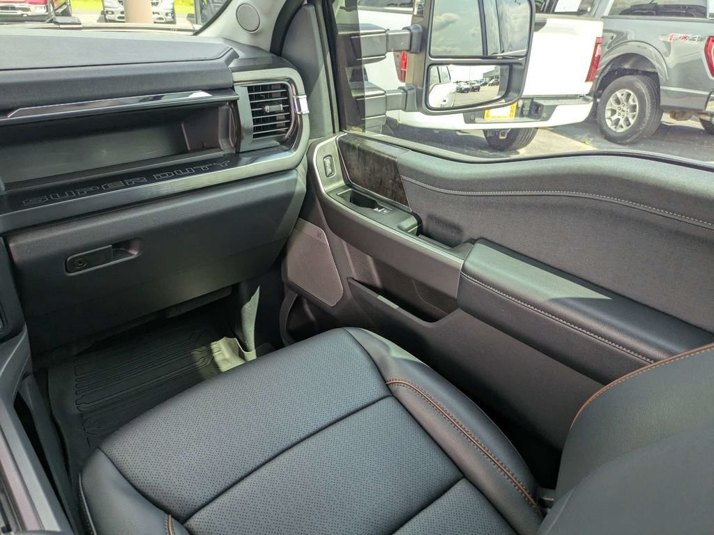 Used 2026 Ford F350 Lariat AWD/4WD image 17