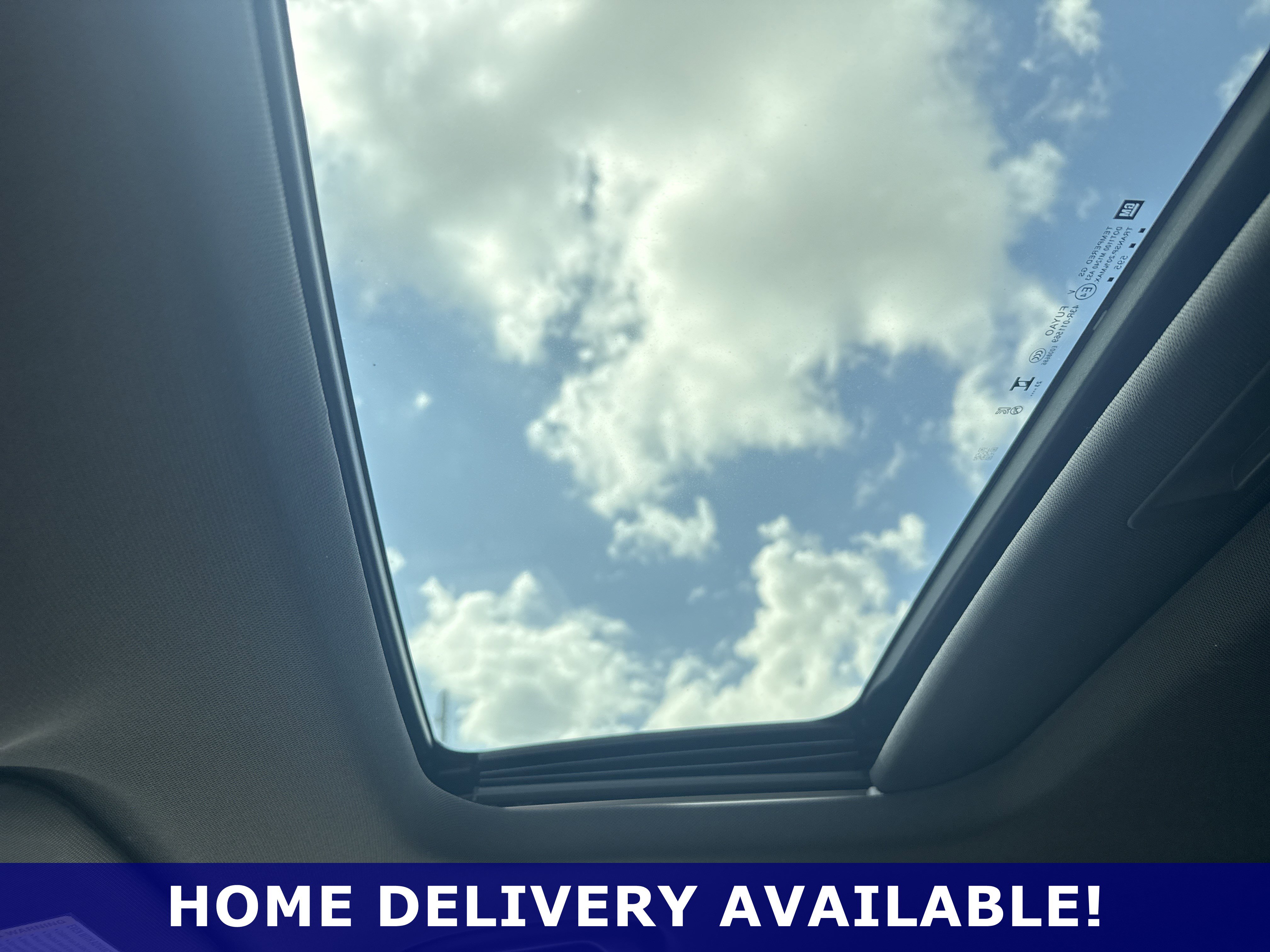 Used 2024 Chevrolet Trax RS w/ Sunroof Package image 24