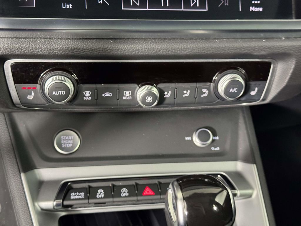 Used 2020 Audi Q3 2.0T Premium Plus w/ Premium Plus Package image 28