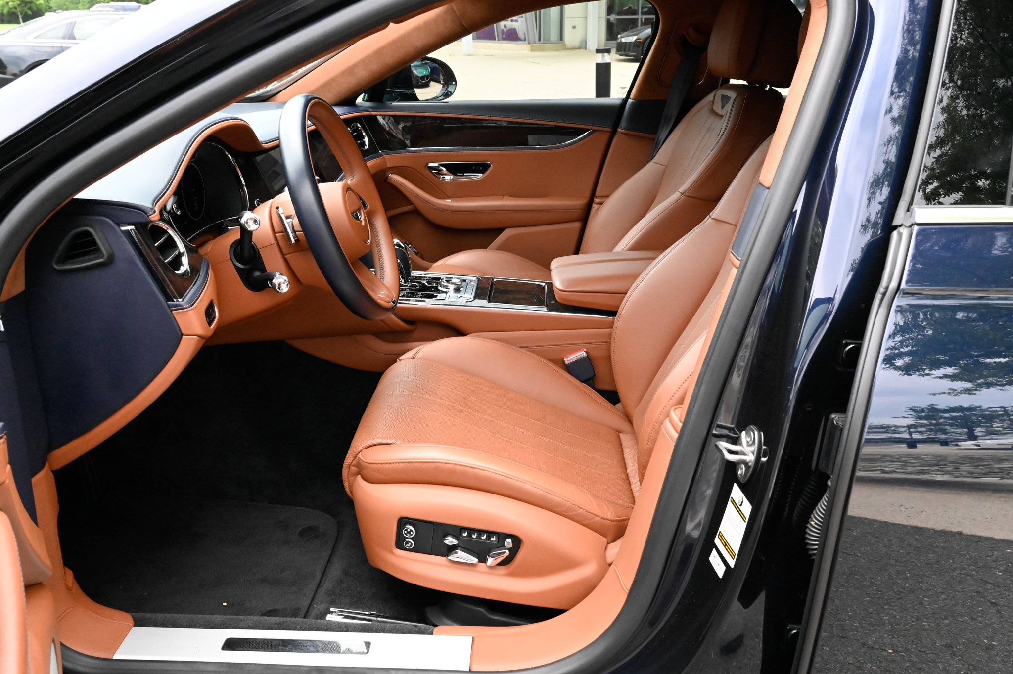 Used 2022 Bentley Flying Spur V8 AWD/4WD image 17