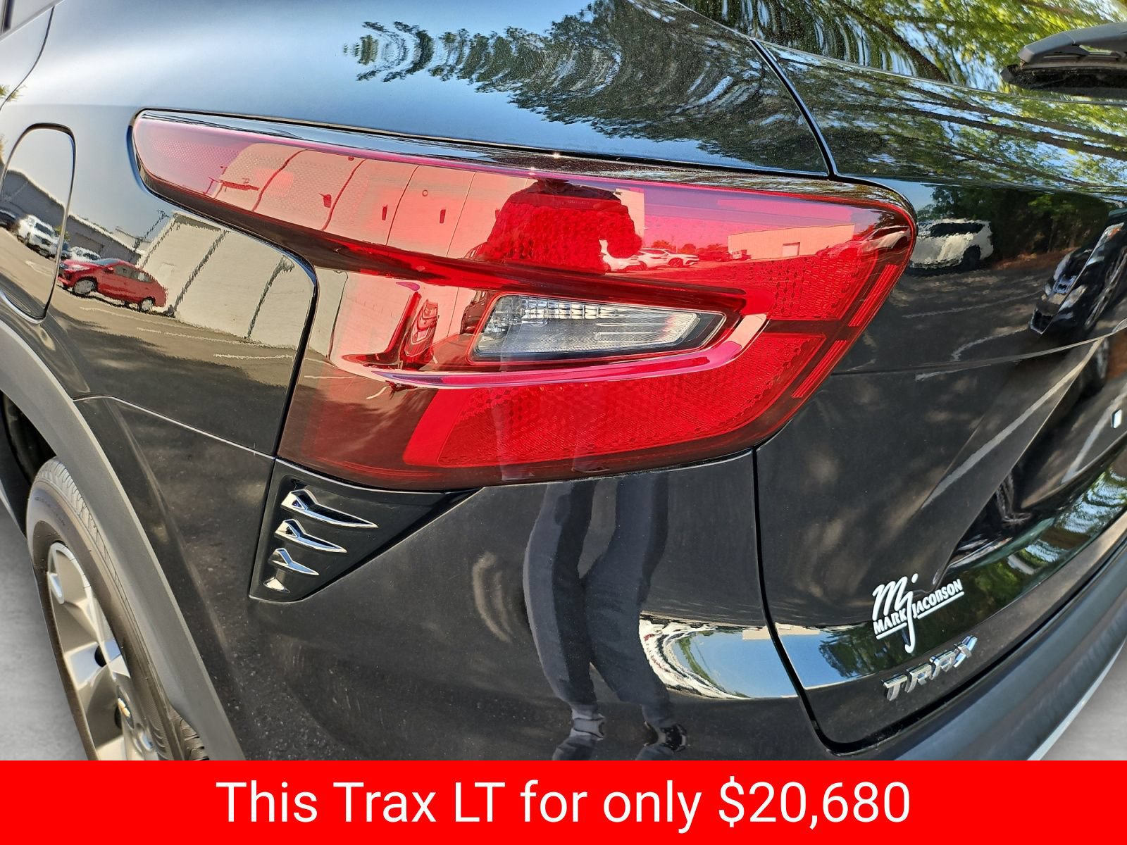 Used 2025 Chevrolet Trax LT FWD image 20