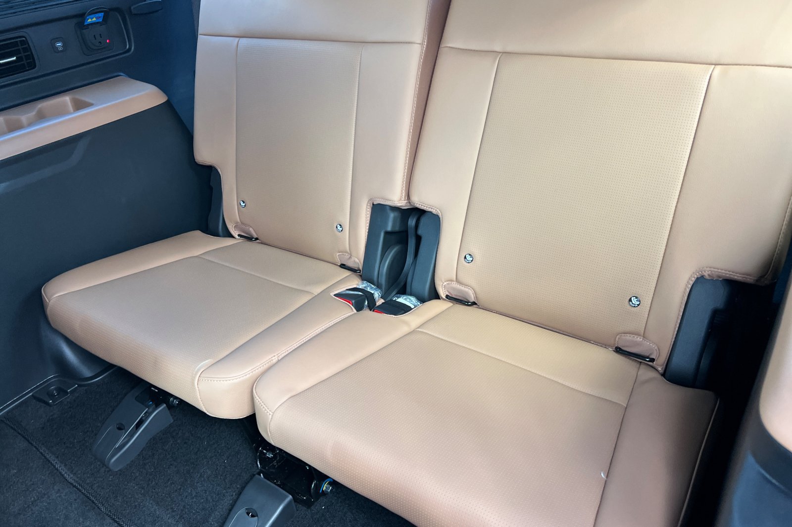 New 2027 Hyundai Santa Fe Limited AWD/4WD image 16