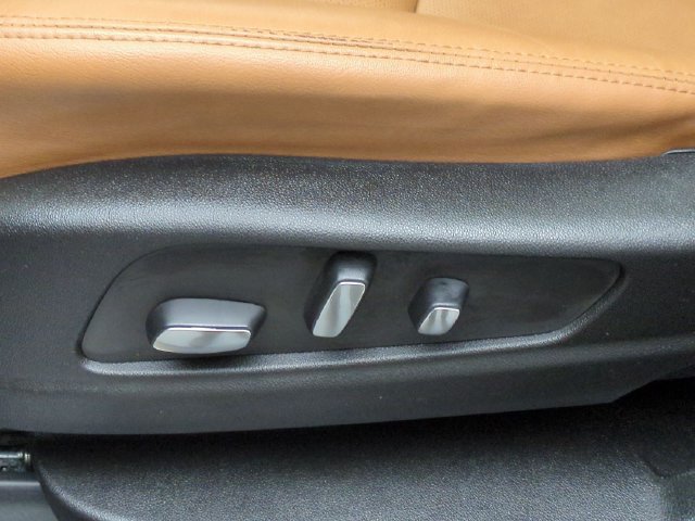 Certified 2024 Cadillac XT5 Premium Luxury w/ LPO, Floor Liner Package AWD/4WD image 20