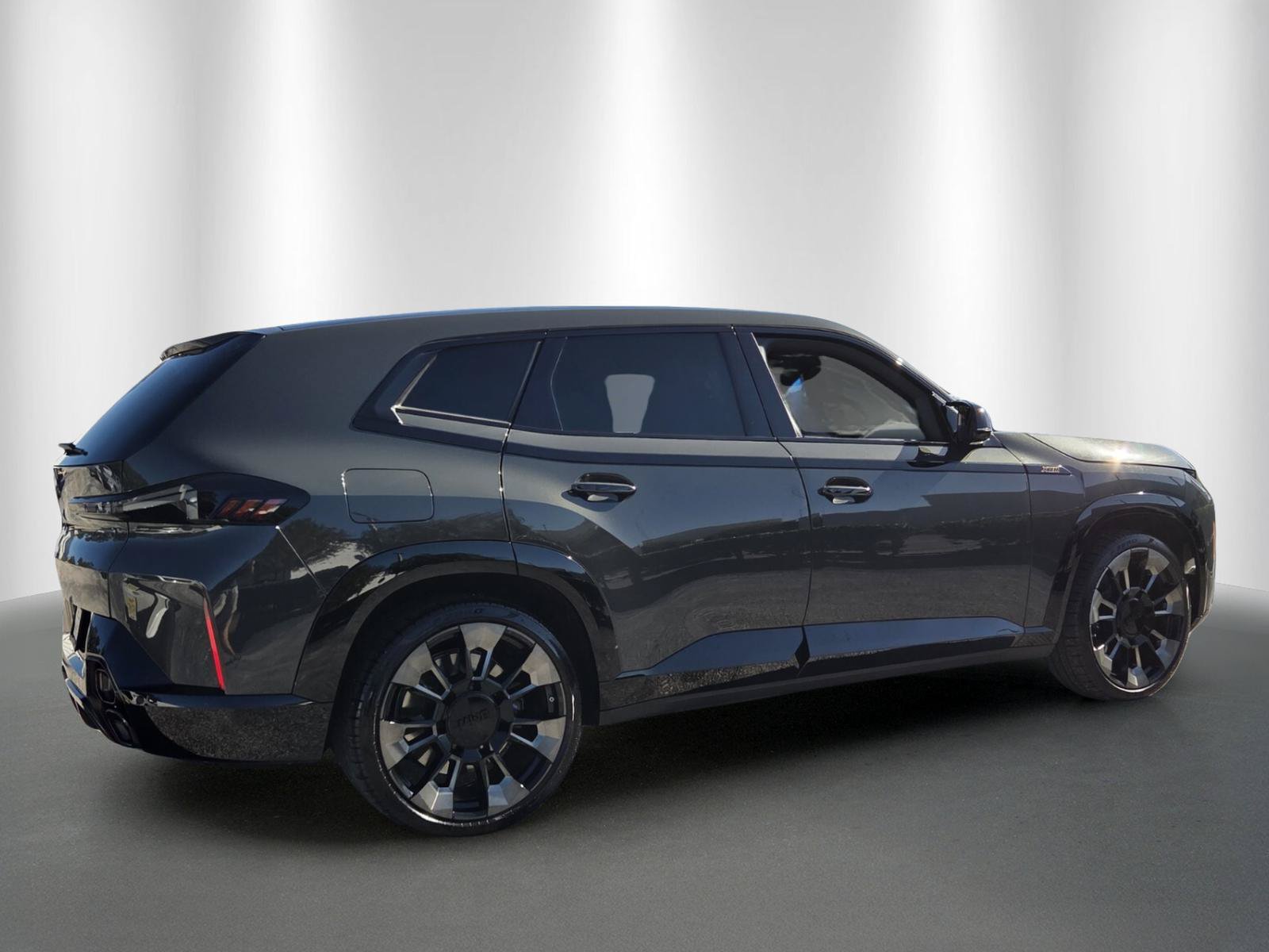 Used 2023 BMW XM w/ M Driver's Package AWD/4WD image 7