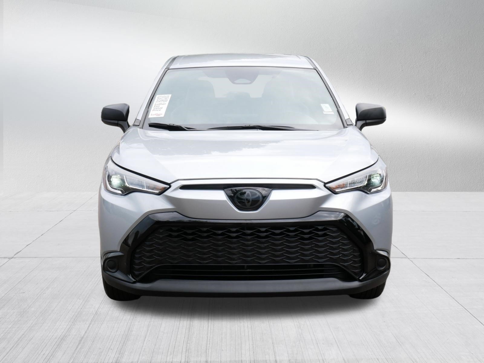 Used 2024 Toyota Corolla Cross AWD Hybrid image 2