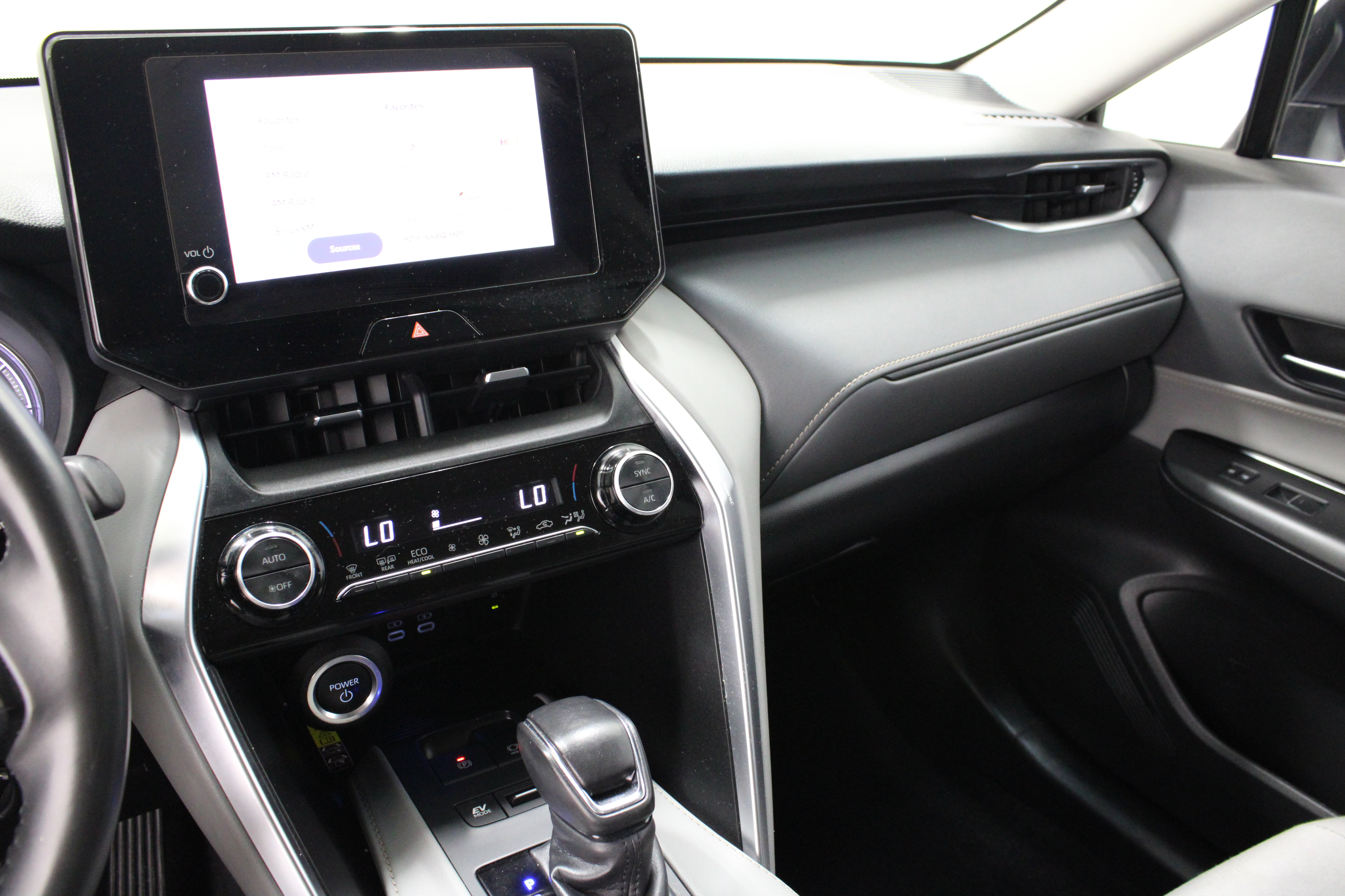 Certified 2023 Toyota Venza LE AWD/4WD image 16