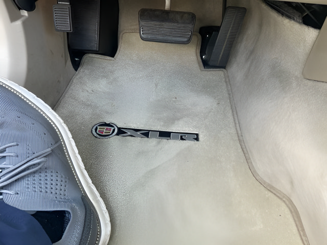 Used 2006 Cadillac XLR RWD image 10
