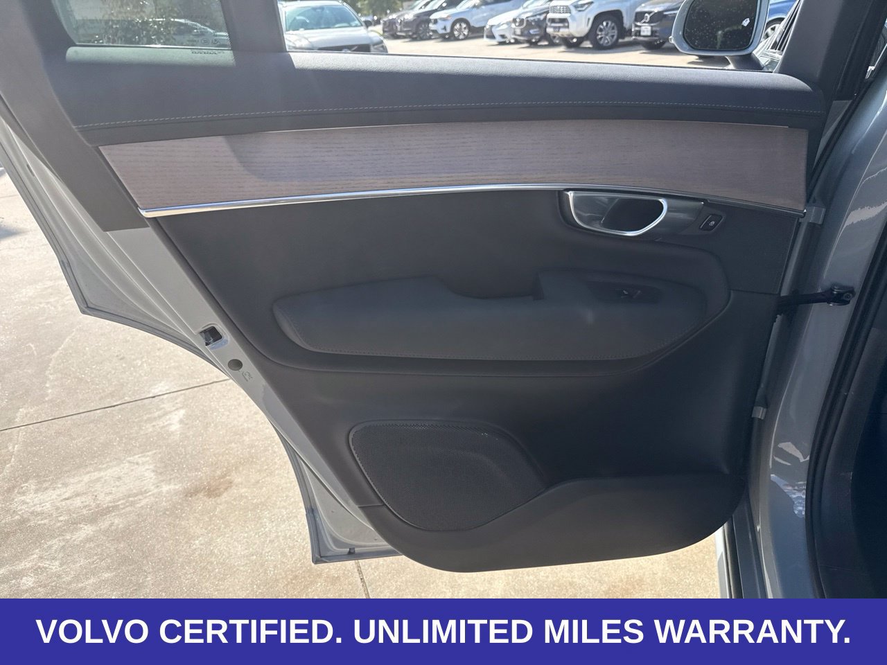 Certified 2026 Volvo XC90 B6 Plus AWD/4WD image 28